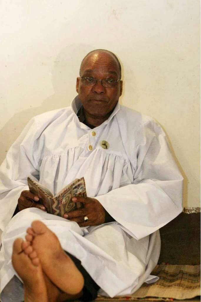 SABCNews_Radio's tweet photo. South Africans have woken up to the news that Jacob Zuma is no longer the President of the country #zumaexit #sabcnews https://t.co/TYcXY9Ezb8