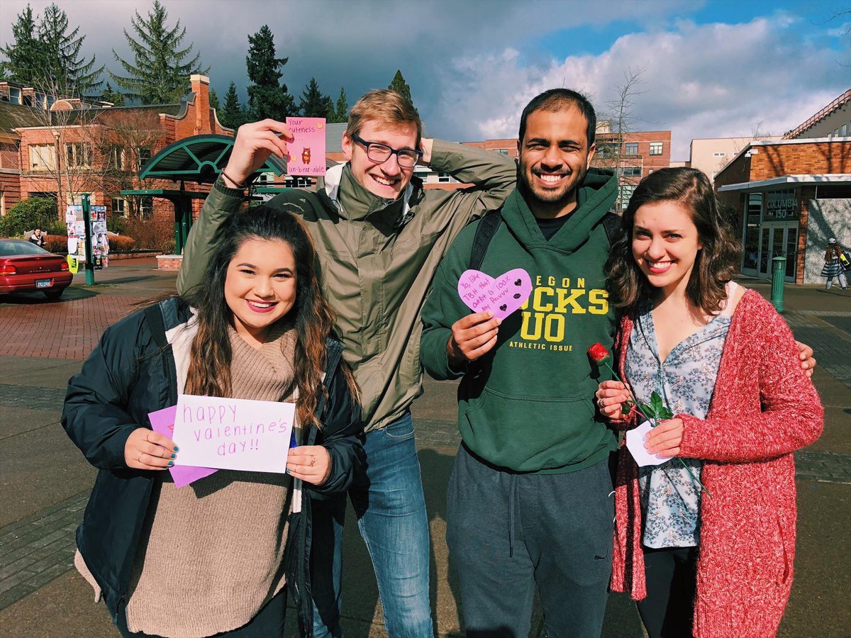 UOSMHA's tweet photo. We hope you all had a wonderful day today #uoregon #UOSMHA was happily handing out #ValentinesDay cards we hope you all had a chance to get one! #universityoforegon donβt forget to joins us tomorrow at 6pm in Straub as we welcome the UOPD! #callmeaDuck #howDuckslive https://t.co/uh64RS68w7