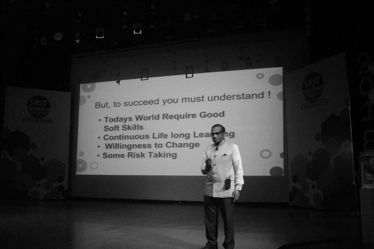 Rishabh75991521's tweet photo. Change should be continues.. talk with Shri Naren Bakshi #SocialEntrepreneur 
@topazskit 
@maneeshakaushik 
@nenindia 
@WadhwaniF 
@SKITJaipur 
#EWEEK2018 https://t.co/UQmZHlJJii