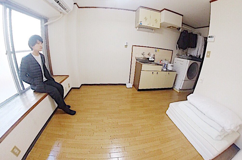 ミニマリストしぶ 僕も 狭い家が良い と思ってるタイプの人間で 記事の内容にも共感しています 福岡市にある我が家は4畳半で家賃2万 駅まで徒歩5分 3歩も歩けばキッチン 洗濯乾燥機 クローゼット 風呂 トイレ全てに手が届くし掃除も楽で 生活