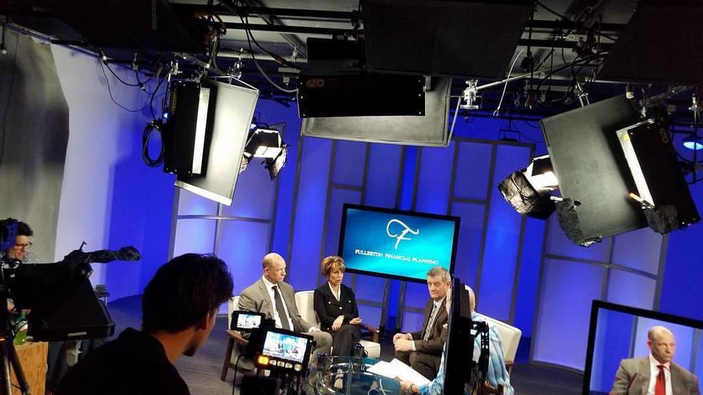 SVF_LTD's tweet image. Welcomed #advisorsexcel back to the studio today #studioshoot #lightgrid #customset #videoproduction