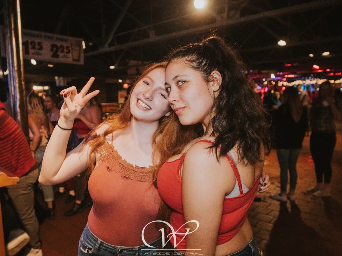WaysideCentral's tweet photo. Cupid is Stupid 💘 vs #ValenPints ❤️photos are in! 😍
We had a great turnout! 🙌 https://t.co/wcuGSYaPQI