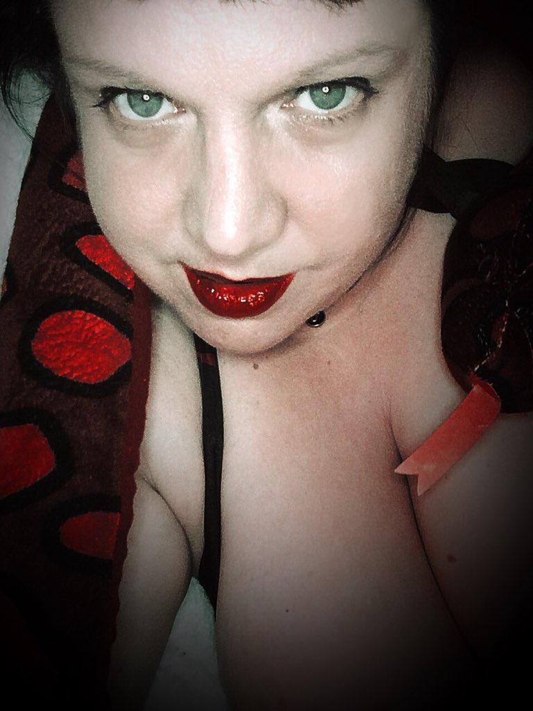 JEN_n_DAVE's tweet photo. Put your tongue back in your mouth ;) #pinup #pinups #pinupgirlstyle #darkpinup #darkpinups #darkcosplay #gothgirl #goth #gothy #gothicmodel #gothicmodels #gothicphotography #alternativemodel #alternativemodels #altmodel #altmodels #altpinup #altpinups #pinupgirl #pinupgirls #wcw https://t.co/sfDdkz27E4
