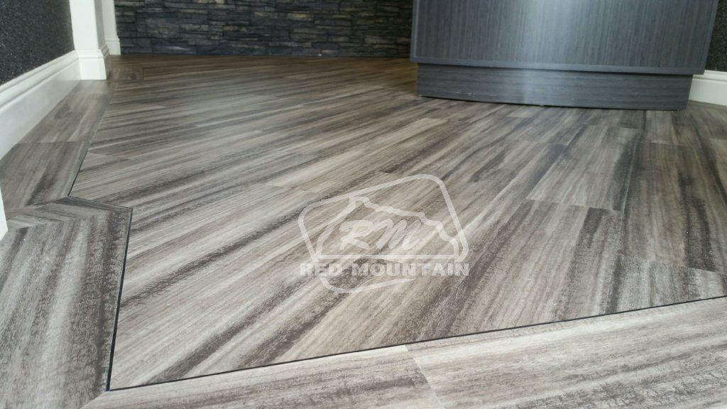 karndeanfitter's tweet photo. @KarndeanFloors #Opus WP322 Canitia looks great in this salon!
#designflooring #designlvt #LVT https://t.co/JusUPCCiU1