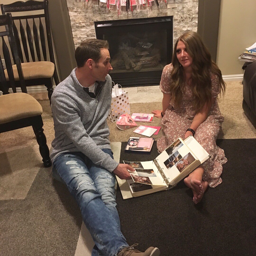 mac_ekblad's tweet photo. Dear Sister Ekblad, You are hear by called to serve as a missionary of The Church of Jesus Christ of Latter-Day Saints. You are assigned to labor in the Missouri St Louis Mission. I report May 30, 2018. I can not wait especially since it’s where my dad served his own mission!🇵🇾 https://t.co/g5eiZuqD7Q
