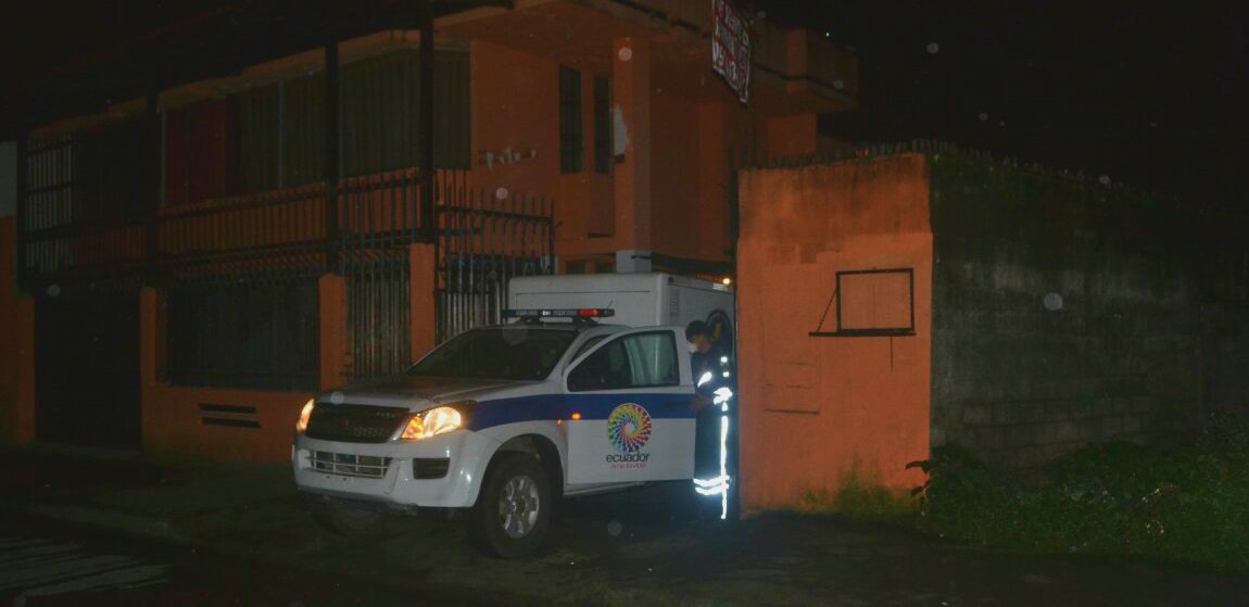 eluniversocom's tweet photo. Tentativa de femicidio y muerte de dos mujeres se investiga en Santo Domingo ► https://t.co/tonAfGteLL https://t.co/0HgfhU37B6