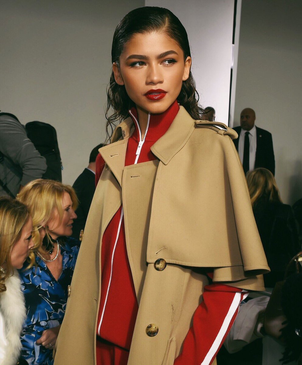 softsadsatan's tweet photo. zendaya really is the most stunning and breathtaking woman to exist https://t.co/OFPu6Sf6xc