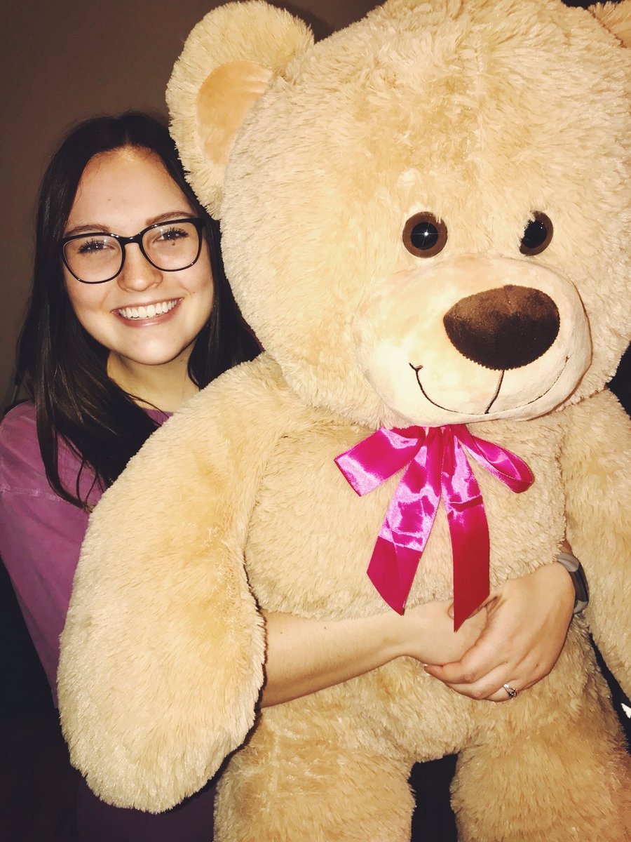 RobynGajdica's tweet photo. I have always secretly wanted a giant teddy bear 

happy valentine’s day!!💗💕💘 https://t.co/sqwVupzdmk