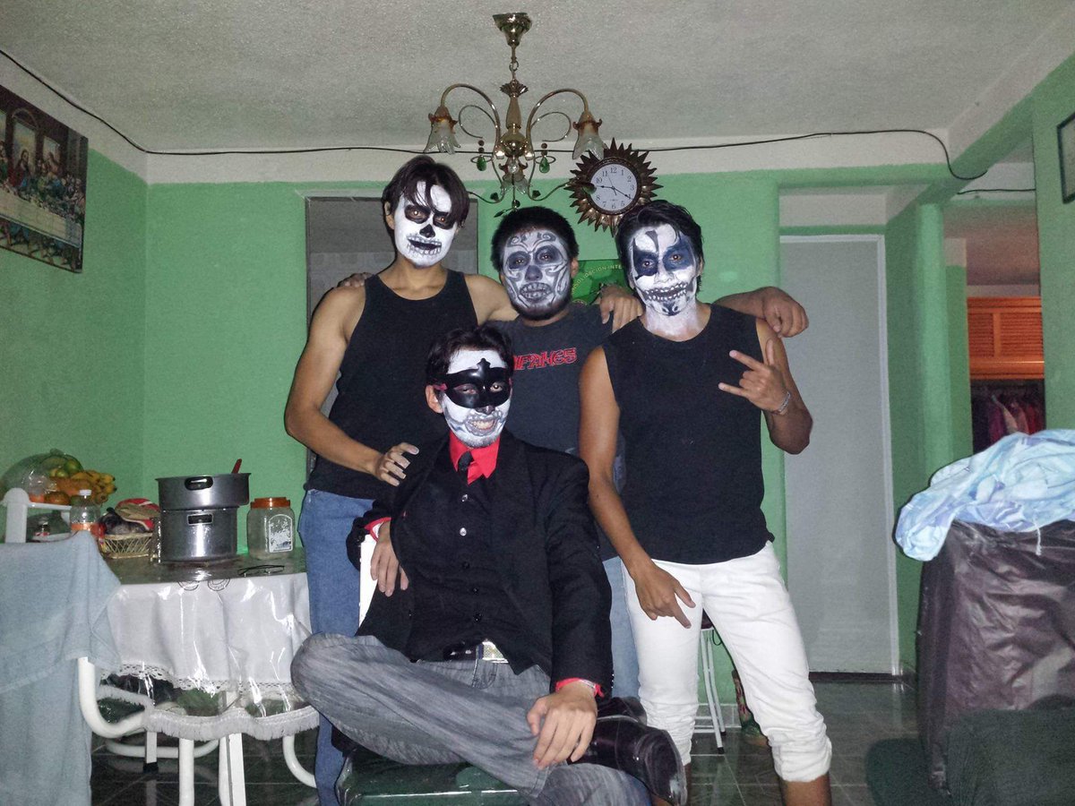 AgroJoules's tweet photo. Para: @LGMR93 , Isaac, Javier y Cristian
"Caminito de mi vida, mira que me has traído hasta acá"
Porque tener buenos amigos es lo mejor de la vida

#14ConCafe #CafeTacvba #JeiBeibi
@cafetacvba https://t.co/aIYQoD0BIE