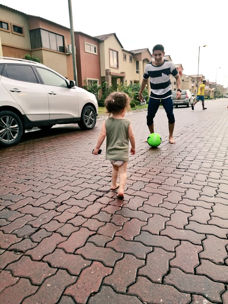 ancarreranohle's tweet photo. Barefoot 👣 https://t.co/FvSGdRU6cq
