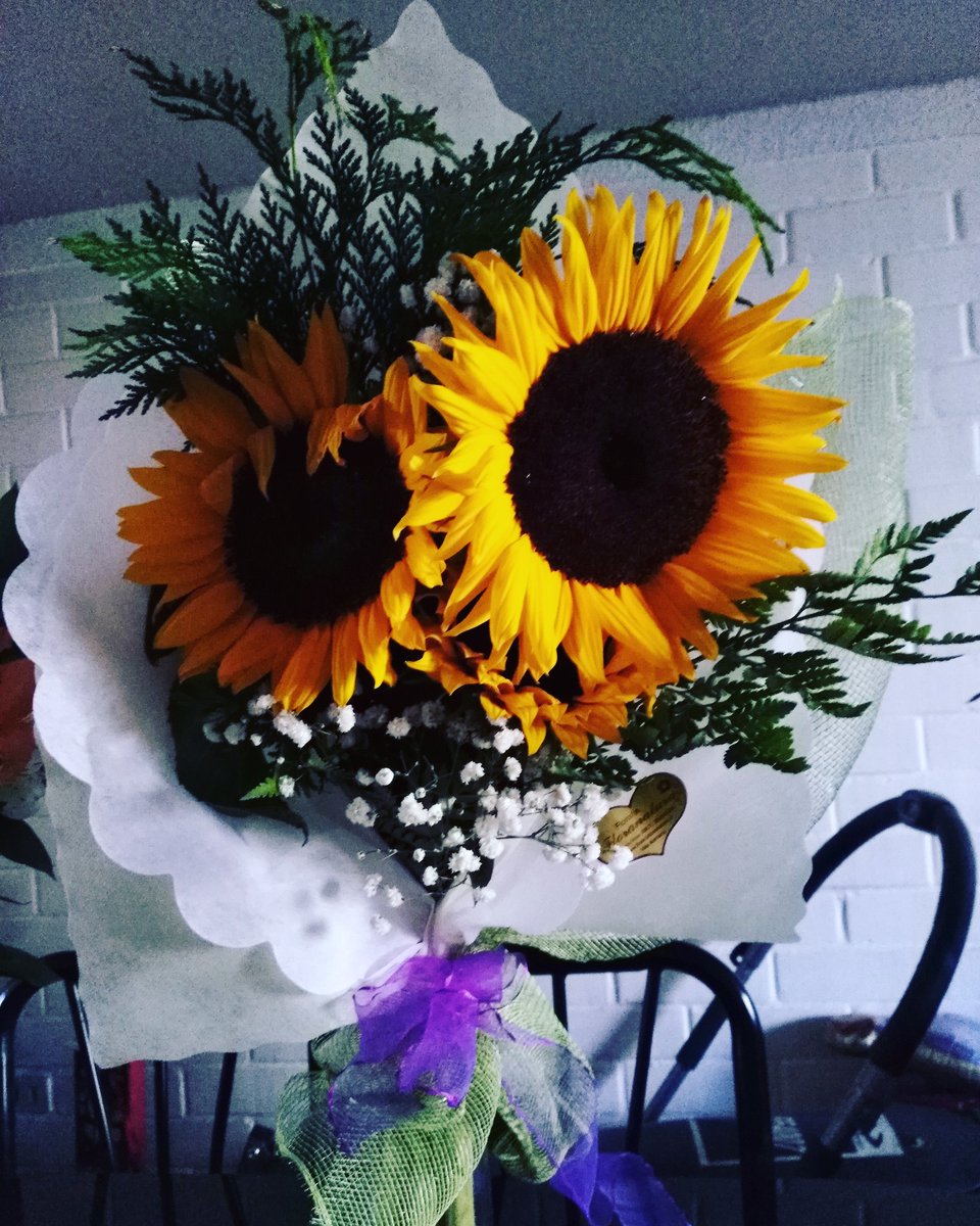 galy_farias's tweet image. Gracias totales por un hermoso día y la bendición de tenerte en mí vida, hermoso detalle ❤️😍🌻 #compañerosdevida #miflash