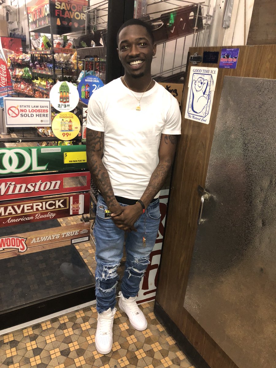 Bemula_'s tweet photo. Just wanna be great ๐โจ Nd Never take a break from the money ๐ฐ๐#FreeNeal ๐๐ฟ๐ https://t.co/WLC9v3FE08