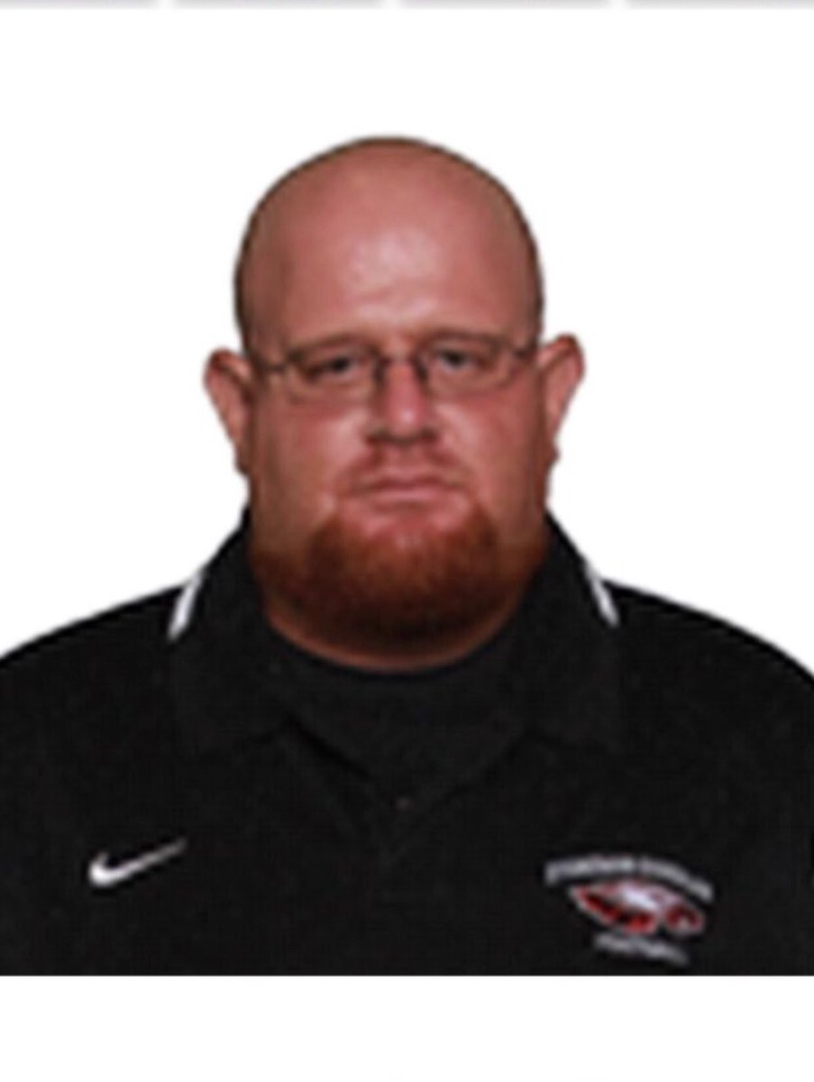Gianni_Versace9's tweet photo. Rather than sharing details of the shooter, I choose to HONOR the bravery of HEROS like a Football Coach &amp; security guard Aaron Feis. He stepped in front of students as shots were being fired. He took multiple bullets and later died. Aaron Fies, YOU ARE A HERO. #PrayforDouglas https://t.co/61kczWKlsG