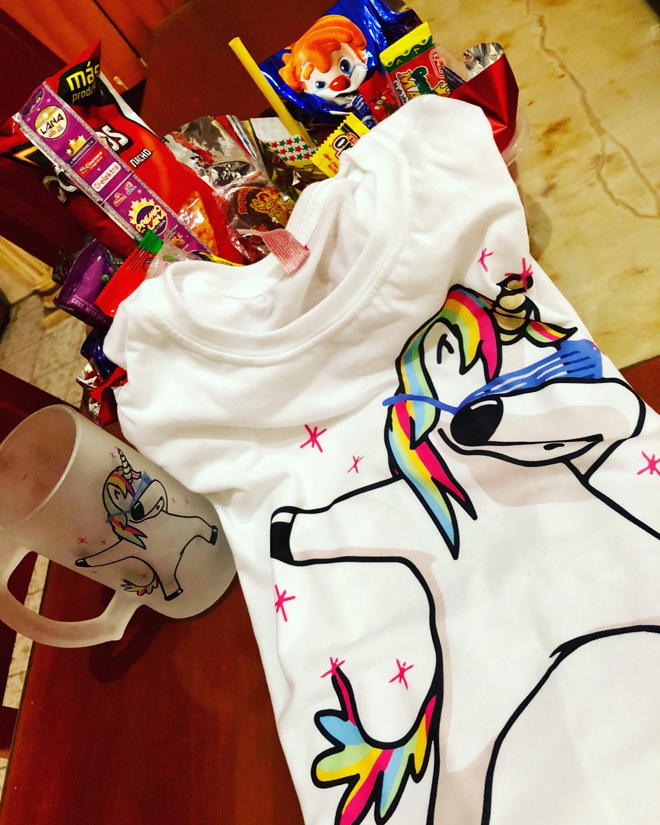 Pineda_Israel's tweet photo. Y es que él (🐻) me conoce tan bien, que cada detalle me hace suspirar 🐼😍 #TarroChelero #MesDelUnicornio #CandyBucket #OsosEnamorados https://t.co/UWjVCsOukV