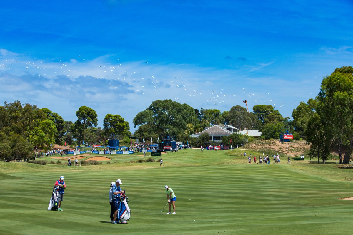 TJonesPhoto's tweet image. Beautiful course at Kooyonga GC as @Jodi_Ewart hits into the 18th green @GolfAust @LETgolf #ExpectBrilliance @WomensAusOpen