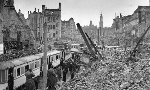 Americas_Crimes's tweet photo. Dresden was a civilian city with no military significance, however the US/UK bombed the city indiscriminately, creating a fire storm that was visible for 500 miles and which burned for days. Eight sq. miles of the city was destroyed in the bombing. https://t.co/pcHDNZBTpb