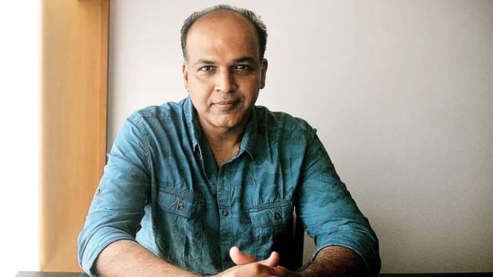 I wish a very happy birthday to the noted director, actor, writer and producer, Ashutosh Gowariker! 