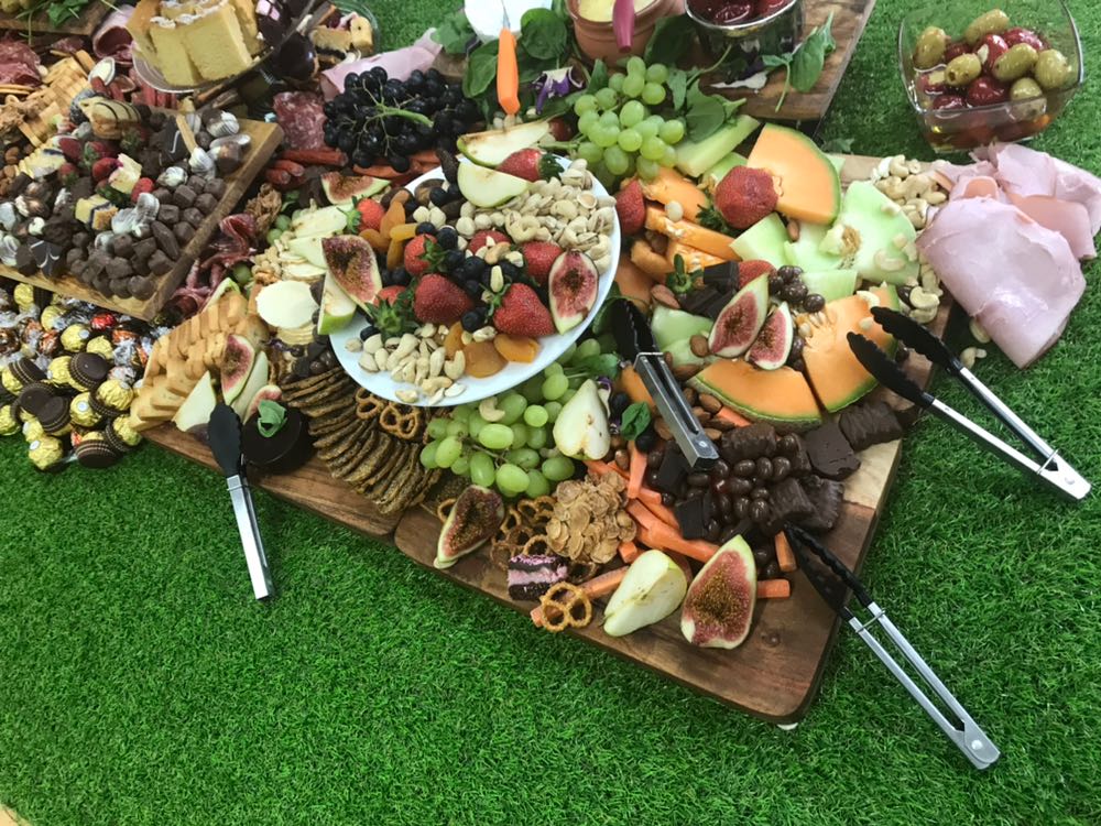 waterburd's tweet photo. Cake o'Clock sharing this amazing spread with awesome colleagues here @RedHatNews!  Even a thoughtfully dedicated Gluten Free table! @RedHatJobs https://t.co/SaVfjMMh8i
