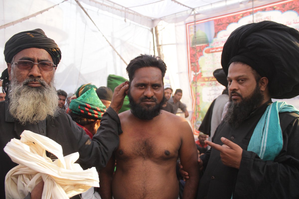 firozeshakir's tweet photo. The Initiation of a Malang at #Makanpur dip in the River Issan named after Jesus offering of strand of hair from head face taking alms from the crowd next namaz and a new name to remain celibate grow dreads .
#MadarriyaSilsila
#inititiation
#malang
#Sufism
Dam Madar Beda Par https://t.co/7ntHvYqBDY