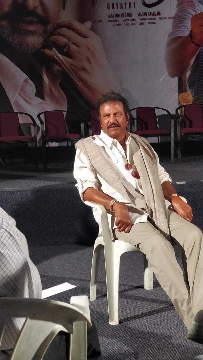 KumarSrirmneni's tweet photo. @themohanbabu
#StraightTalks 👍👍
#AntiPairacy
గాయత్రి సినిమా విషయం లో నా మనస్సు ఏడుస్తుంది...
సినిమా పైరసీ చేశారు
ఇప్పుడు నేను కొత్తగా ప్రూవ్ చేసుకోవాల్సిన అవసరం లేదు
దయచేసి పైరసీ చూడొద్దు
ఇది నీచమైన పని
పైరసీ చేసిన వారు,
చూసిన వారు నికృష్టు లు https://t.co/oELjTIBFUK