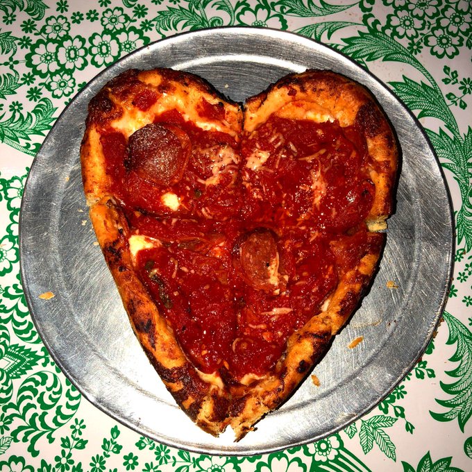 Baby’s first deep dish pizza and it stole my heart! ? https://t.co/4uJes0IG6C