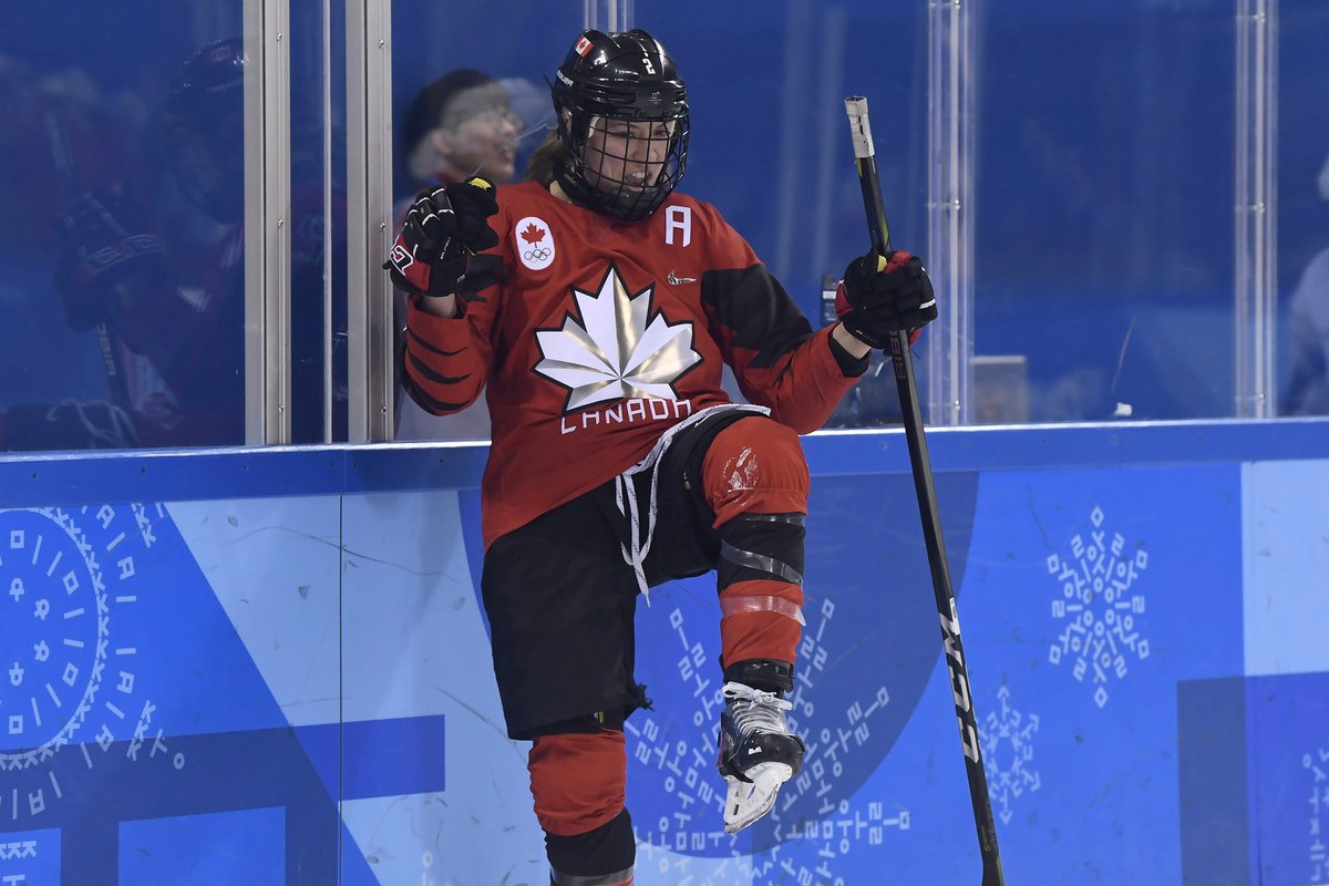 SportsCentre's tweet photo. Women's Hockey: #Canada gets goals from Meghan Agosta and Sarah Nurse to hold off the #UnitedStates 2-1 in Preliminary Round Group A action at #PyeongChang2018. https://t.co/874nn3o8Gl