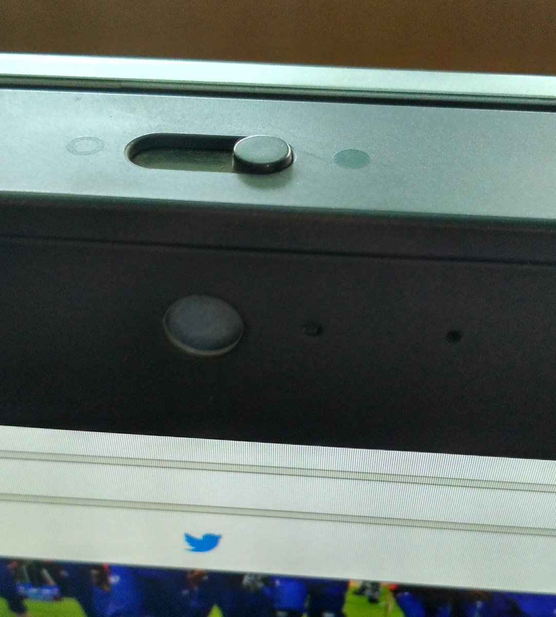 xpramod's tweet photo. Webcam with slider. Enhanced privacy upgrade. #NoStickerNeeded
#Dell https://t.co/vPzUe5Vs9b