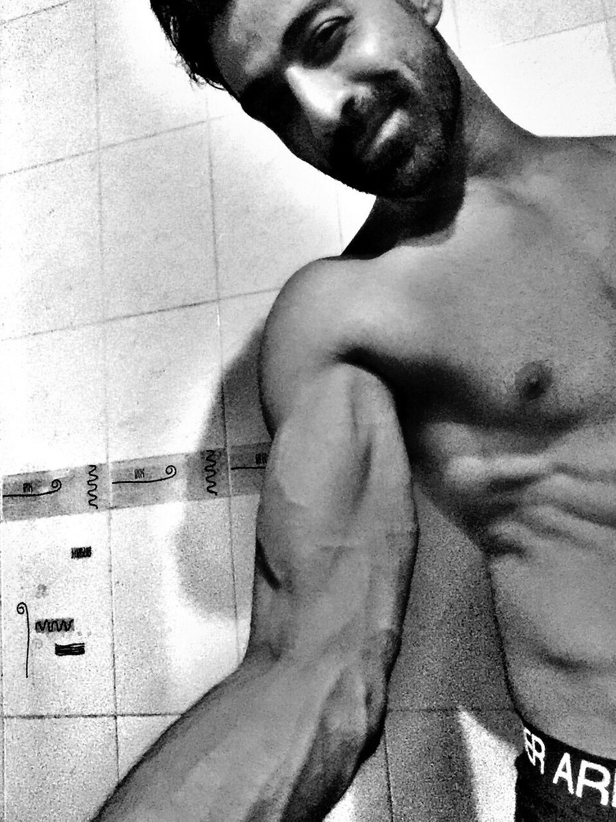 Anand_here_'s tweet photo. Workout, Eat well, Be patient, your body will reward you. https://t.co/IipInXmrBz