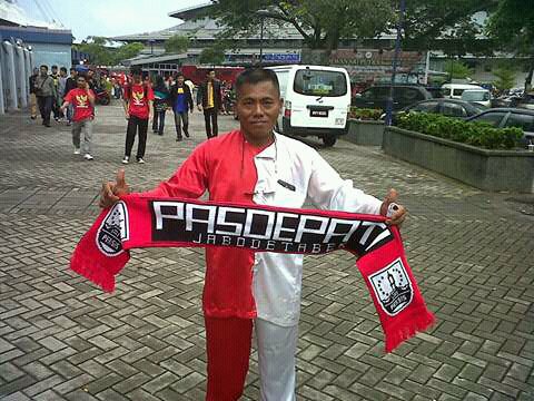 ran60869740's tweet photo. @BadmintonTalk ini beliau kan... waktu aff 2012... https://t.co/N8r5OtVXuD