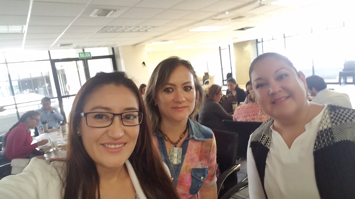 teinny_3's tweet photo. Gracias al liderazgo de la supervisora @dalilacs4 estamos fortaleciendo y construyendo nuevos aprendizajes. Curso-Taller Evaluación Formativa: Técnicas e Instrumentos #SoyZ75 somos un gran equipo  #AtpZ75 Gracias #directorascomprometidas @leomonse99 https://t.co/pTxb5IQN9Z