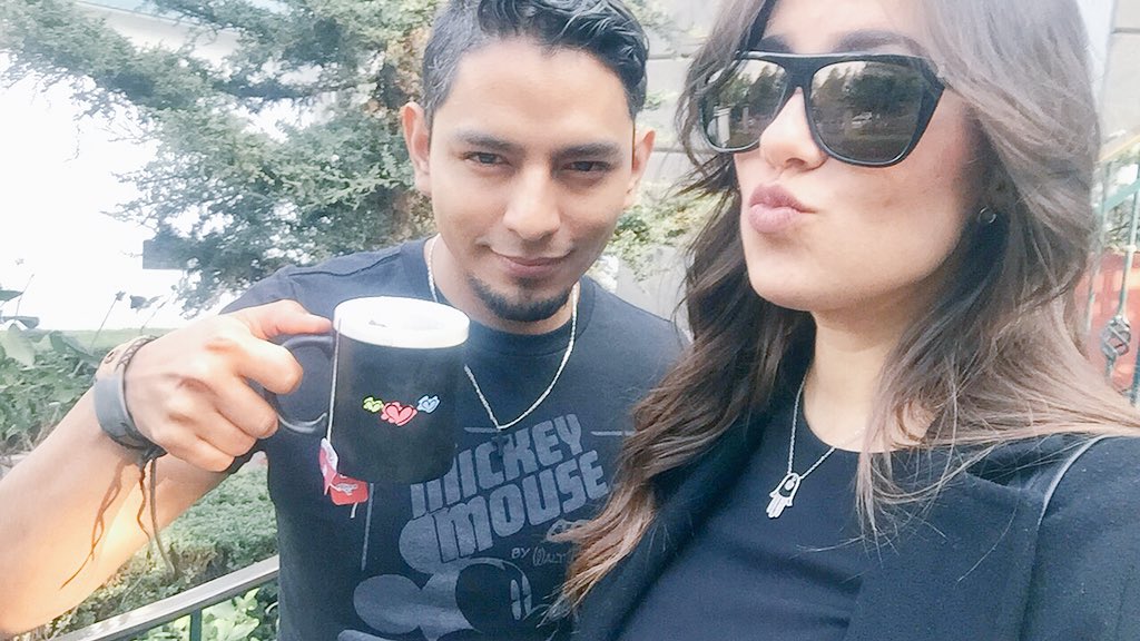 nenaguerreri's tweet photo. #happyvalentines les deseamos @freddyRubinos y su servilleta, los #foreveralone más cool y divertidos 💃🏻🕺🏽 eso sí... no perdemos la esperanza 🤣✌🏼 https://t.co/yRYsY04f91