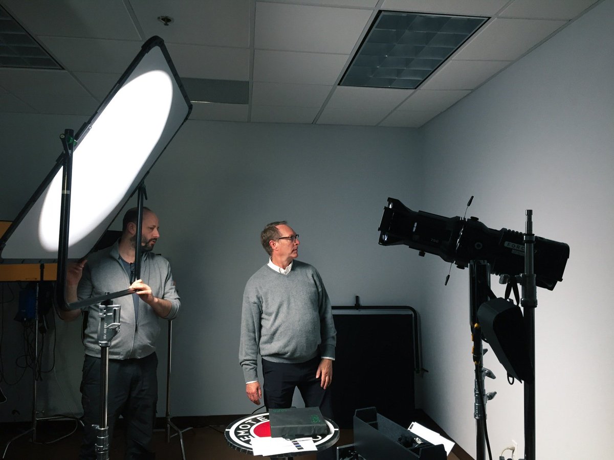 MissionCinema's tweet photo. The BB&amp;S Force 7 produces such a smooth and tightly focused circle of light, and yet the bounced reflection is amazingly diffuse and soft. https://t.co/sYesYBxyNf