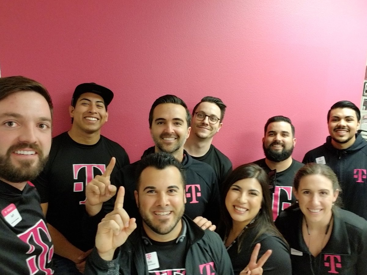 EVilla2Real's tweet photo. Another round of strategizing with these bright minds. This group WILL BE #BESTINSOCAL #OWNREVENUE  #BEATYESTERDAY https://t.co/sHw7ETDiNx