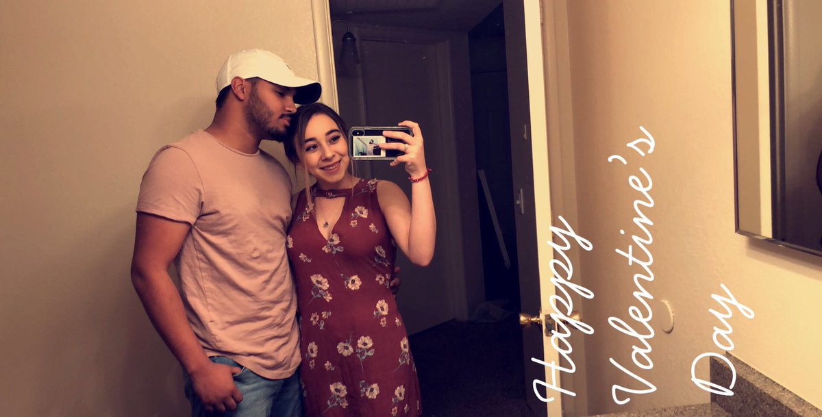 Maga_Riveraa's tweet photo. Such a wonderful Valentine’s Day with my handsome, had our own little  romantic dinner &amp; painting session💕 Thank you for everything babe, I love you https://t.co/iX312kR5CI