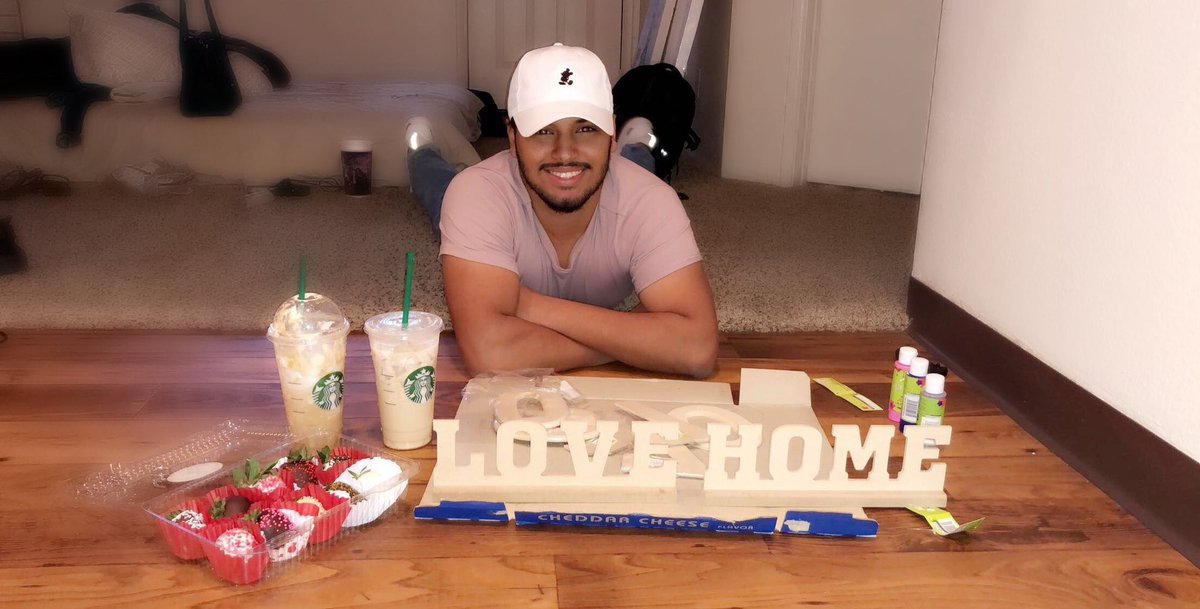 Maga_Riveraa's tweet photo. Such a wonderful Valentine’s Day with my handsome, had our own little  romantic dinner &amp; painting session💕 Thank you for everything babe, I love you https://t.co/iX312kR5CI