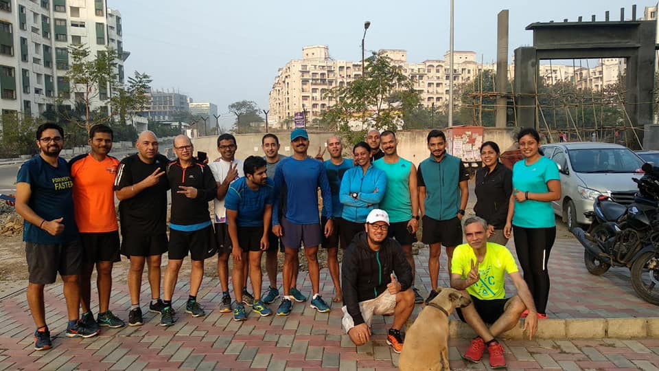 ABC_R_U_N's tweet photo. Super Thrilling Thursday with Timed run.
"The best pace is a suicide pace, and today is a good day to die."

Friday is #Coachspecial
See you all tomorrow.

#ABCRun #BetterTomorrow #TimedRuns #Temporunning #Bestyesterday @hashPune #Pune #Runningaddicts #fitness https://t.co/7RsnxkrSxK