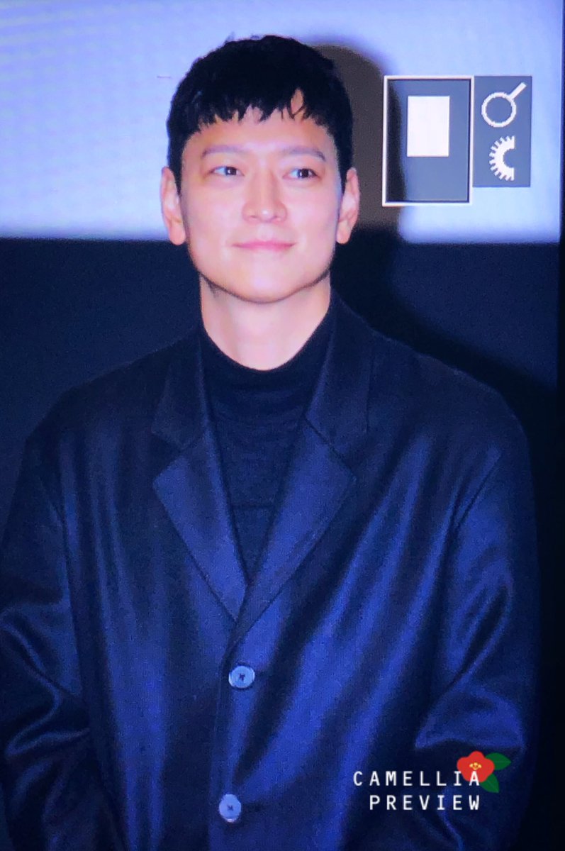 180215 골든슬럼버 무대인사 수원
블랙블랙 머시쪙😭
#골든슬럼버 #강동원