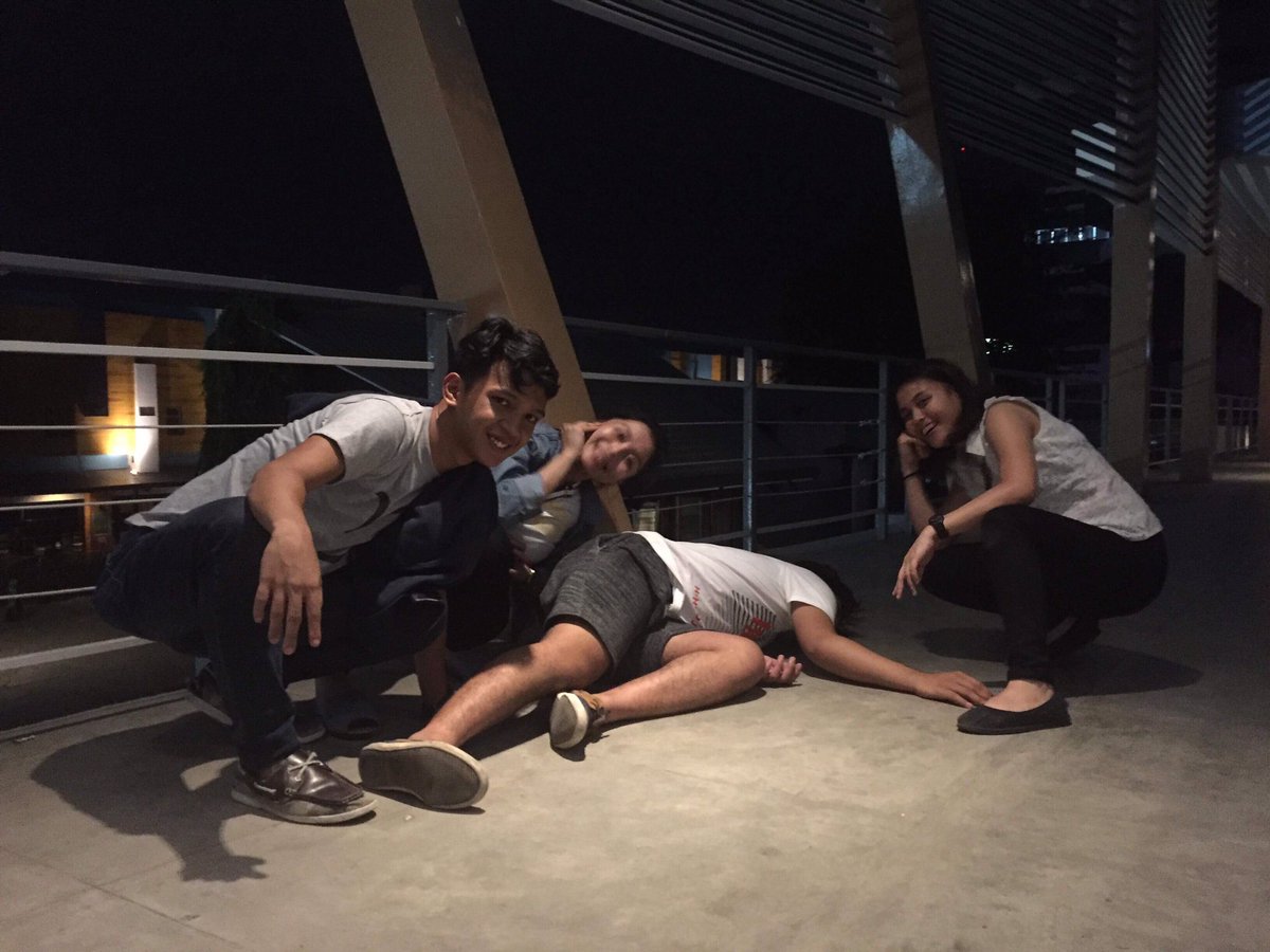 johnsamuya's tweet photo. We found dead body HAHAHA #drunkmaster https://t.co/1JSSuP3wKS