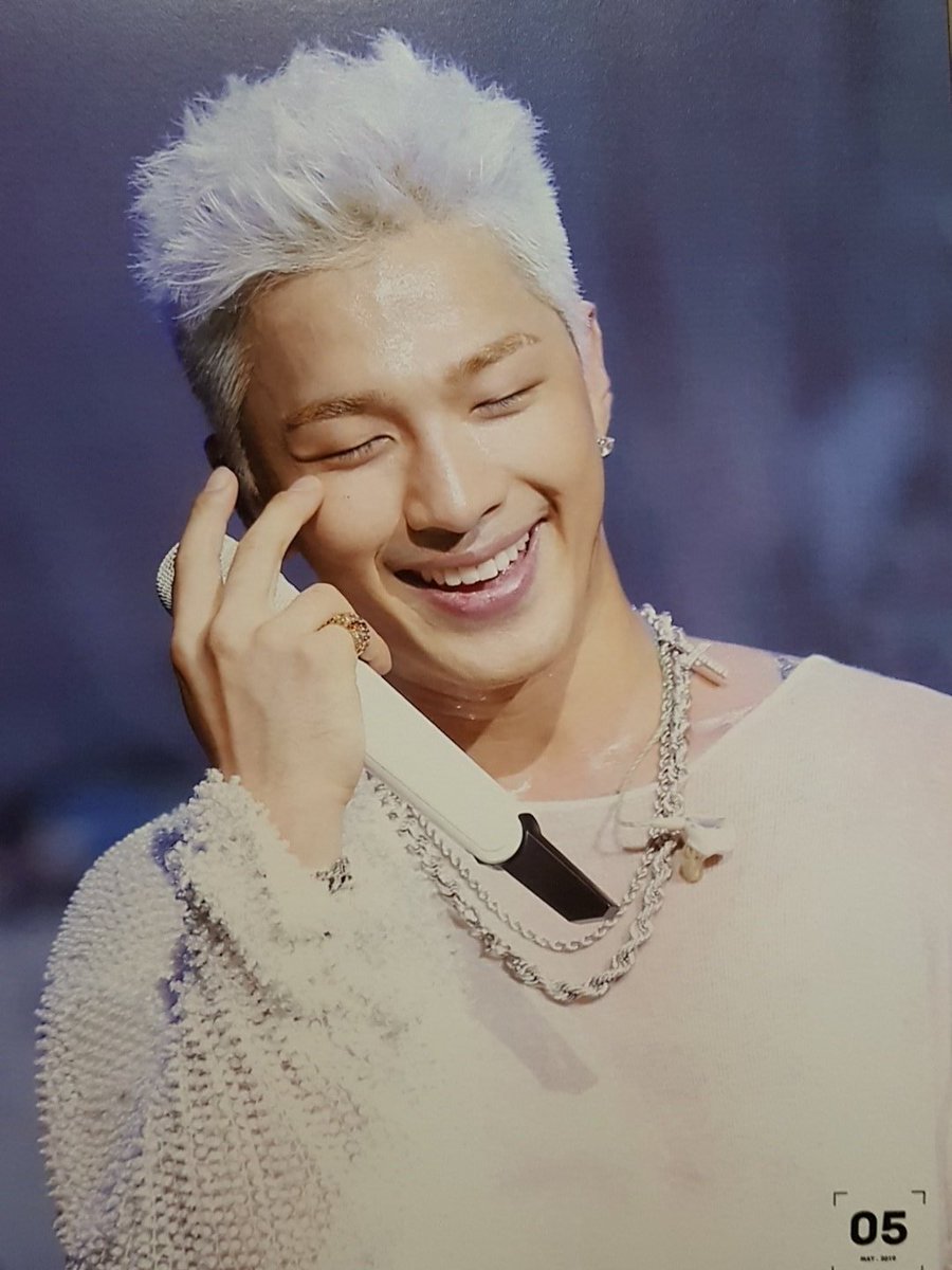 bobochachachips's tweet photo. So a cutie pie in May, next thing a sexy create in July! 
😋😋😋 #taeyang #youngbae https://t.co/jUeUmyuO12