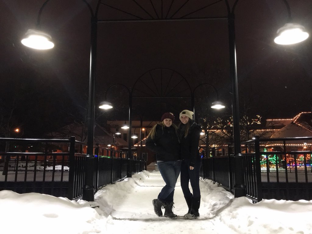 _jessi0keefe's tweet photo. Happy late Galentines Day to my favorite girls. I love you💞 https://t.co/DnG0Xp9Ex7