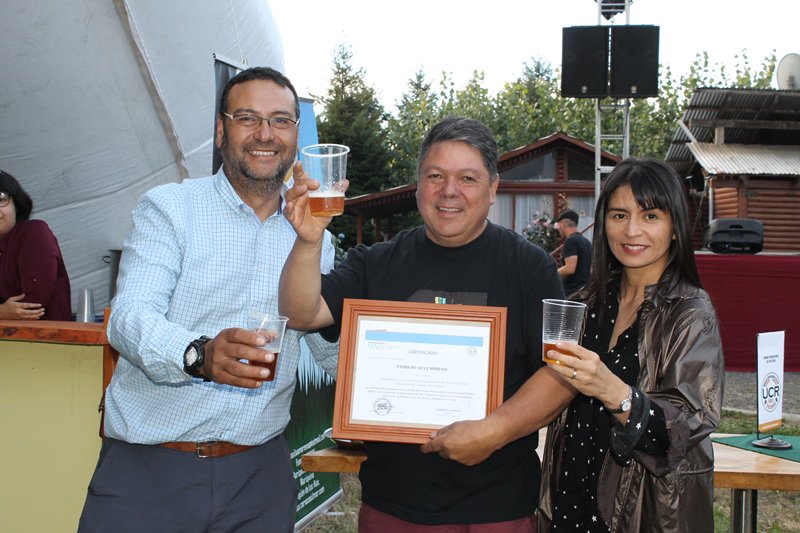 🍻 Empresario cervecero de Mariquina fue reconocido por promover el desarrollo del rubro noticiaslosrios.cl/2018/02/15/emp…