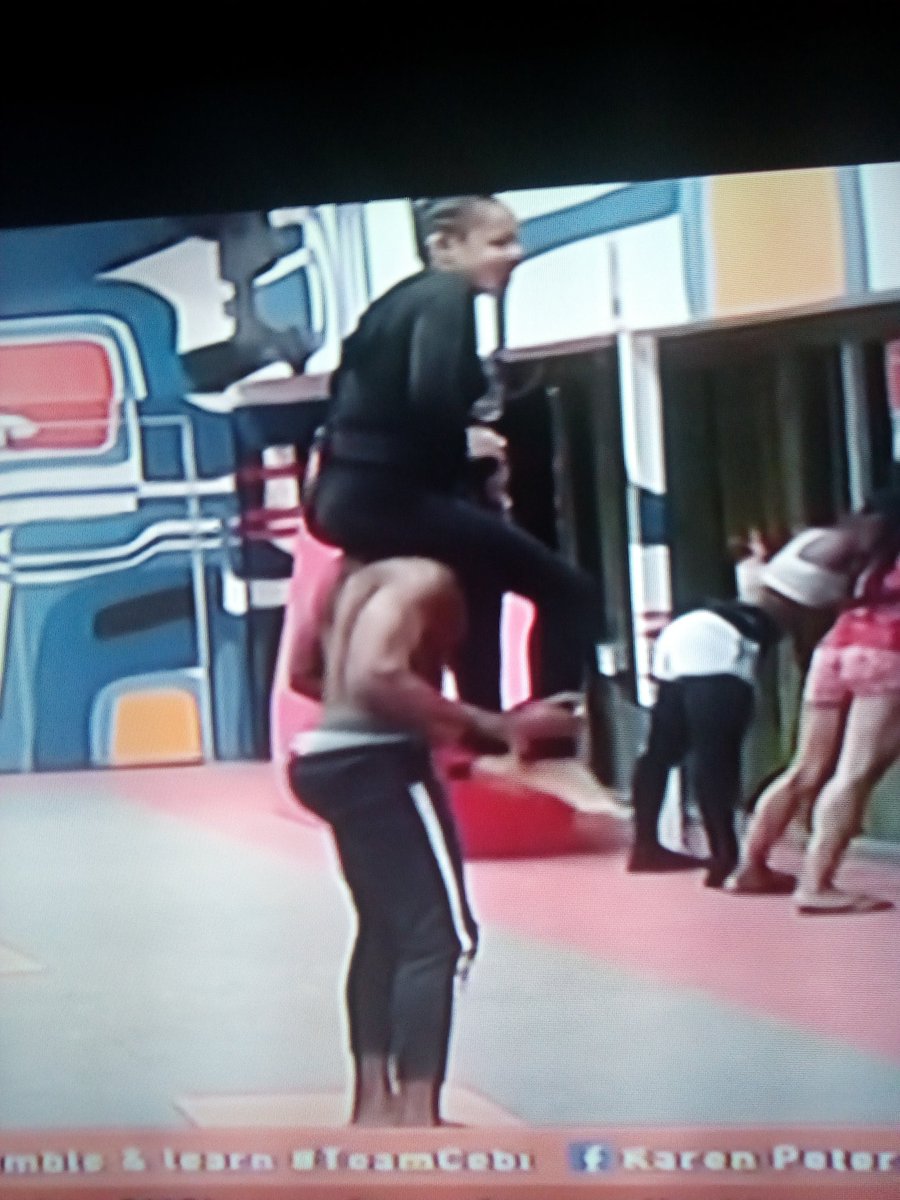 EZolanski's tweet image. Good morning Team Mina!!  Today is the last day for voting, have u voted for them???  Please do NOW!!  Meanwhile Mina in today's workout session. Mimi lifting Nina #bbnaija