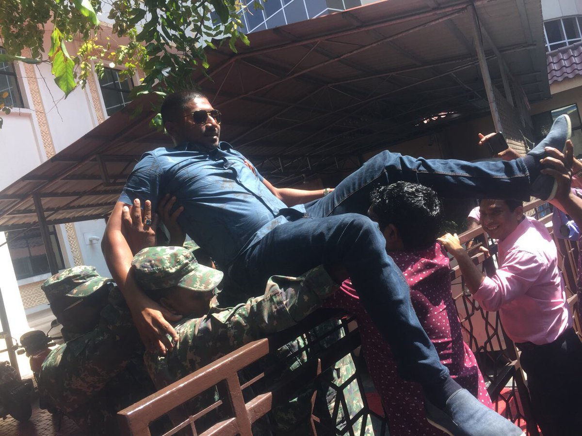 AdduMeehaa's tweet photo. Galolhu Dhekunu Dhaairage 
MP @AhmedMahloof Fulus Office ah haaziru kuraathy miadhu (15/2) 3:00 ah Fulus Office kairiah vadaigendhevvun edhen. https://t.co/0nTlVIaxHB