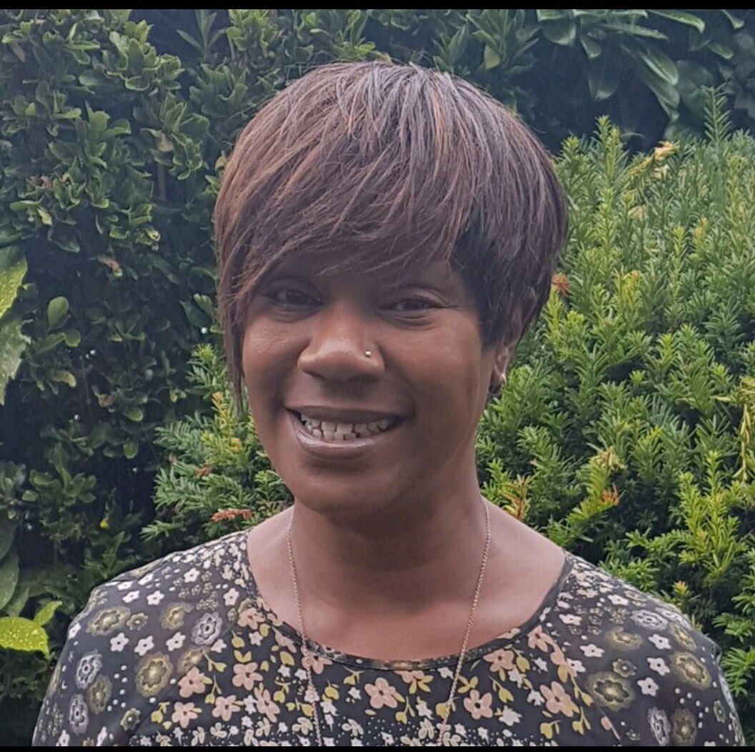 TauntonTalent's tweet photo. Professional #singer &amp; actor Gloria Lawrence #Judge6 completes the #Team 🙌🏿 https://t.co/kBhfrEPuCp @WOTauntonMag Brewhouse trustee director https://t.co/MjkGeNAPzx