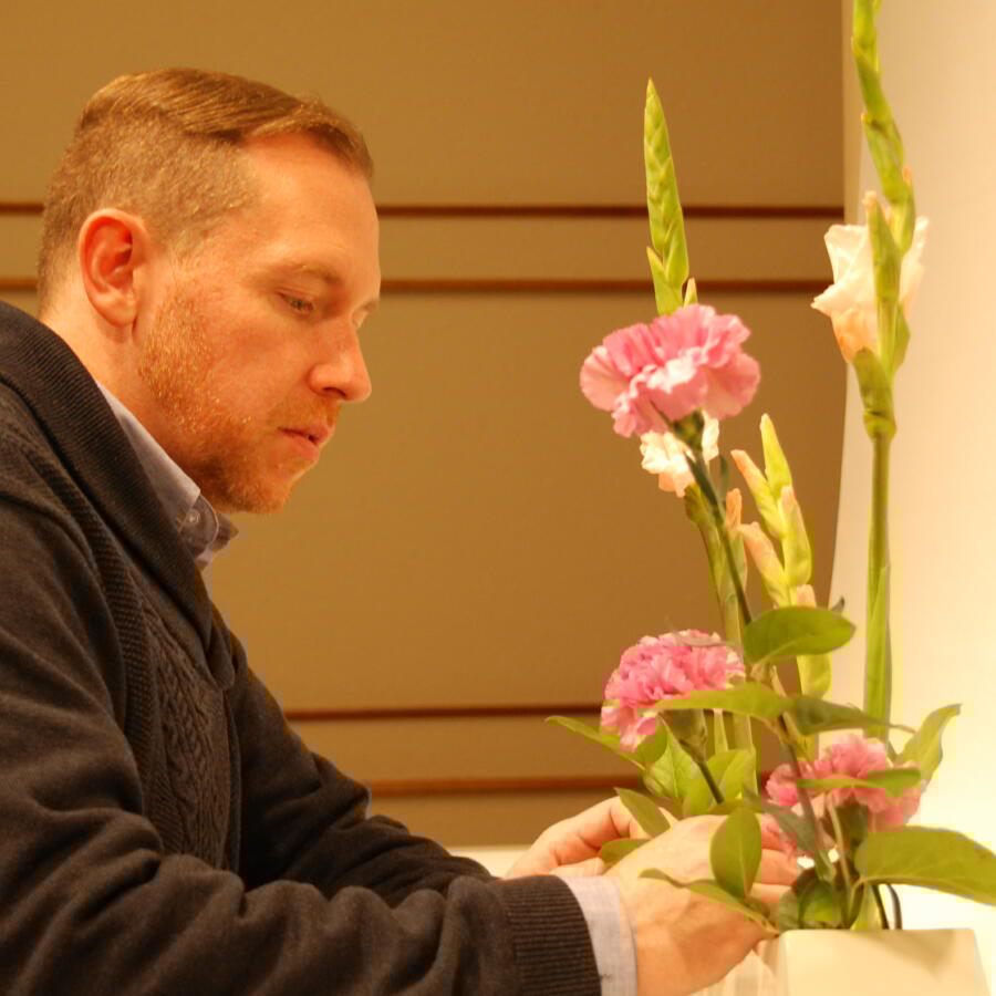 <Limited Time Offer> Free Online Ikebana Lesson
Learn how to make a Moribana arrangement from the Ohara School of Ikebana. Ikebana, the ancient Japanese art of flower arranging, has been practiced for 600 years. #arraqngement #ikebana #FLOWER stephencoler.com/e_lesson050.htm