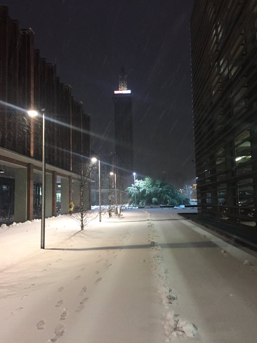 Guten Morgen aus dem verschneiten #RTL Sendezentrum in Köln. Kommt alle gut und sicher zur Arbeit <a href="/RTLWEST/">RTL WEST</a>