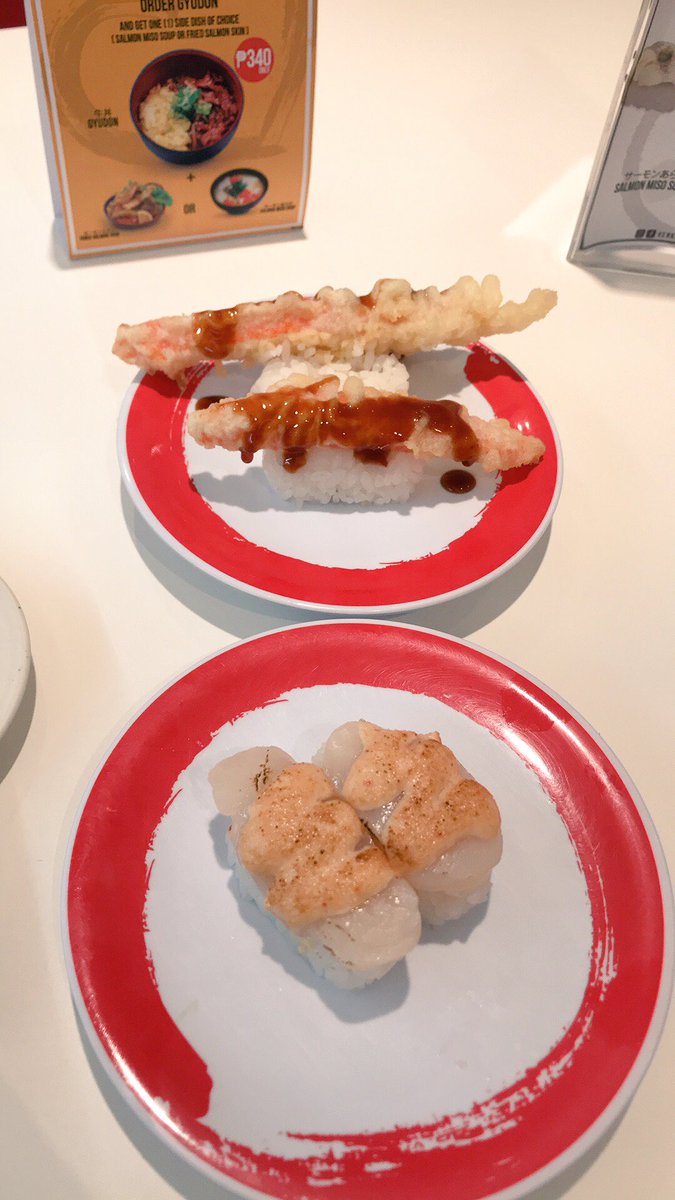 almightymika's tweet photo. Sushiiiiii. 🐷 https://t.co/riePf6Q2iJ