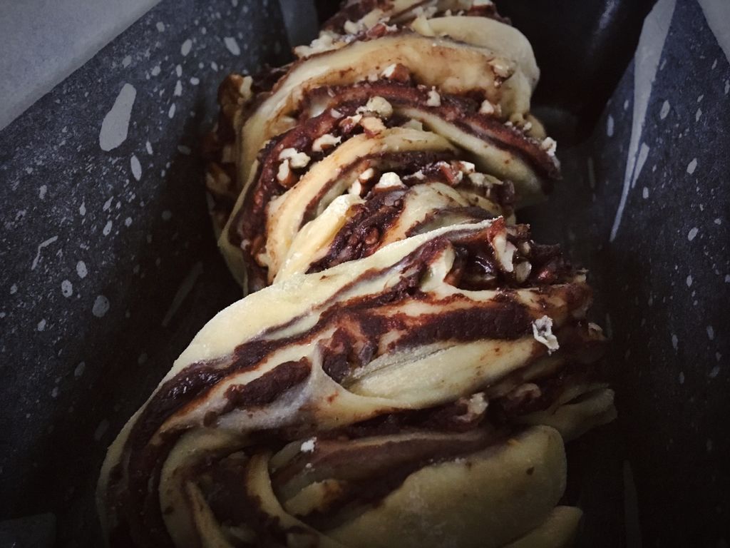 fordstkitchen's tweet photo. This twisted bready babka number takes the longest of all our cakes to make, but it’s so worth it! Here it is just before proof number two
.
.
.
#babka #delicieux #recipes #homemade #bespokebaking #homerton #fordstreetkitchen #e9 #eatlocal #supportlocal https://t.co/zfpZalxRdp