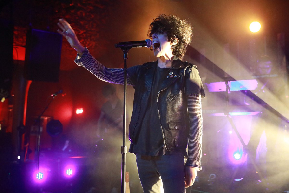 The incredible vocal stylings of <a href="/iamlp/">LP</a> fill the crowd with love during her sold-out Valentines Day performance at <a href="/ShowboxPresents/">Showbox Presents</a> in Seattle.