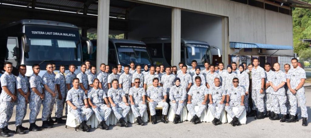 RMN_HQWNL's tweet photo. Majlis Perasmian Pusat Operasi Kenderaan TLDM oleh YBhg Panglima Logistik Barat.
@sahsa1785 
#mklogbarat https://t.co/1lBBuVuZgG